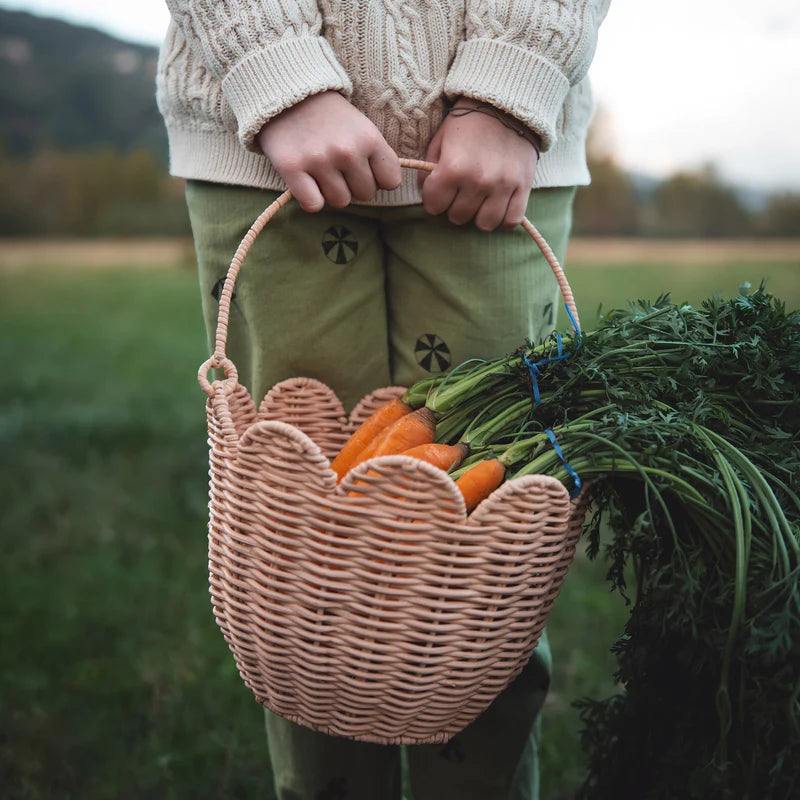 RATTAN TULIP CARRY BASKET