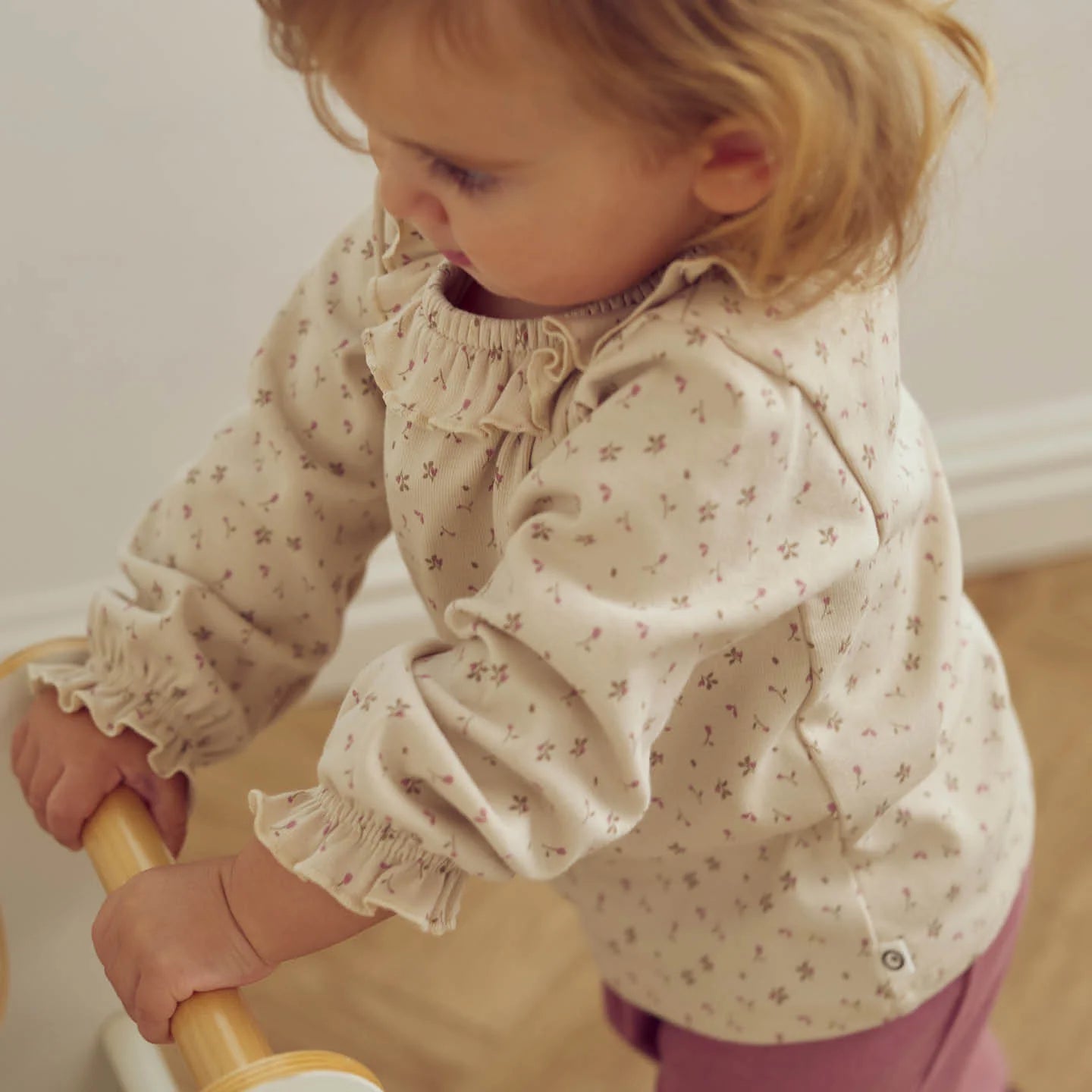 Aster Rib Frill Collar Top || Oak/Nostalgia rose/beige